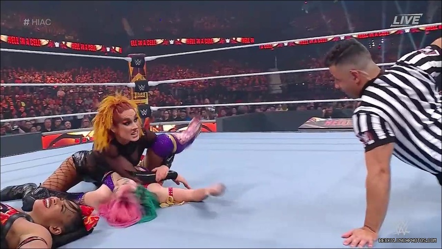 WWE_Hell_In_A_Cell_2022_720p_WEB_h264-HEEL_mp4_001062921.jpg