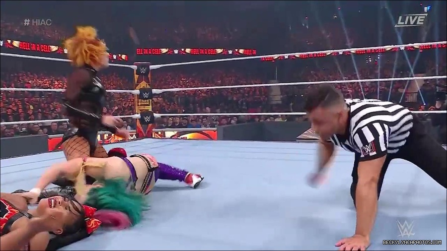 WWE_Hell_In_A_Cell_2022_720p_WEB_h264-HEEL_mp4_001064121.jpg