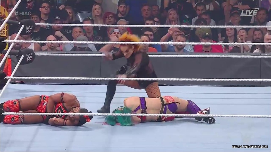 WWE_Hell_In_A_Cell_2022_720p_WEB_h264-HEEL_mp4_001065721.jpg