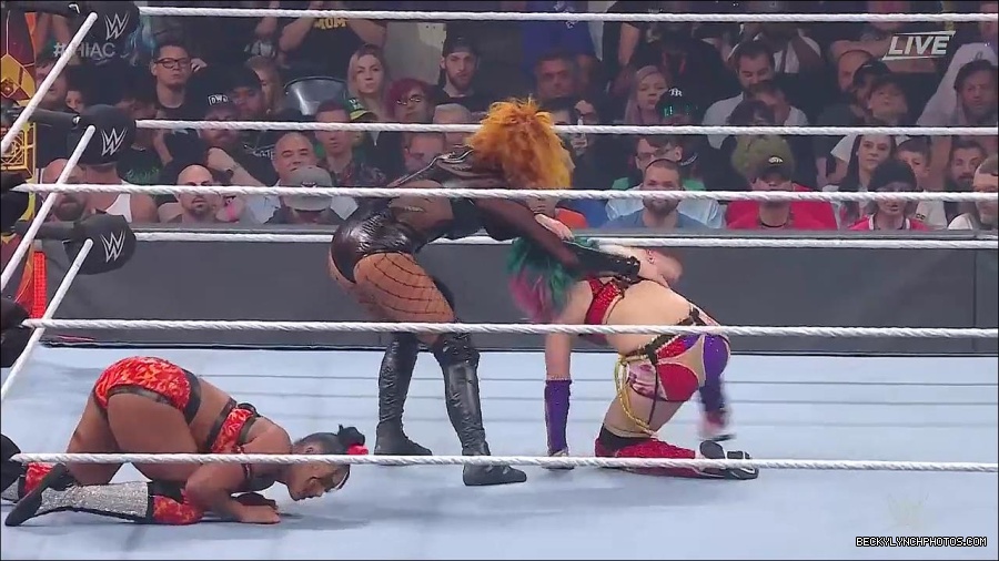 WWE_Hell_In_A_Cell_2022_720p_WEB_h264-HEEL_mp4_001067321.jpg
