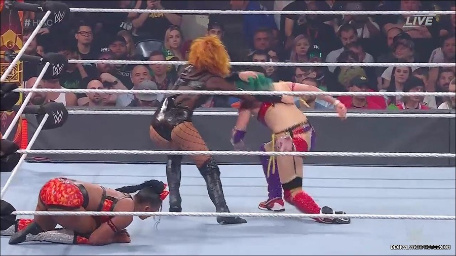 WWE_Hell_In_A_Cell_2022_720p_WEB_h264-HEEL_mp4_001067721.jpg