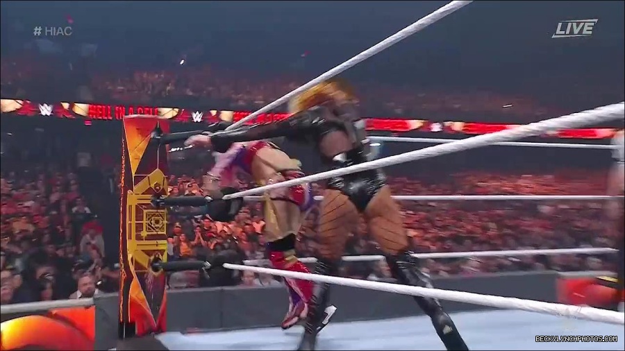 WWE_Hell_In_A_Cell_2022_720p_WEB_h264-HEEL_mp4_001068921.jpg