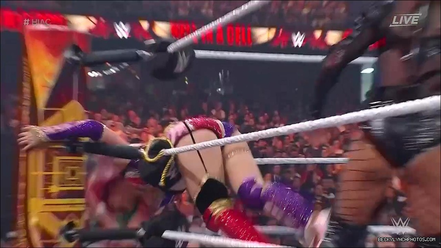 WWE_Hell_In_A_Cell_2022_720p_WEB_h264-HEEL_mp4_001069321.jpg