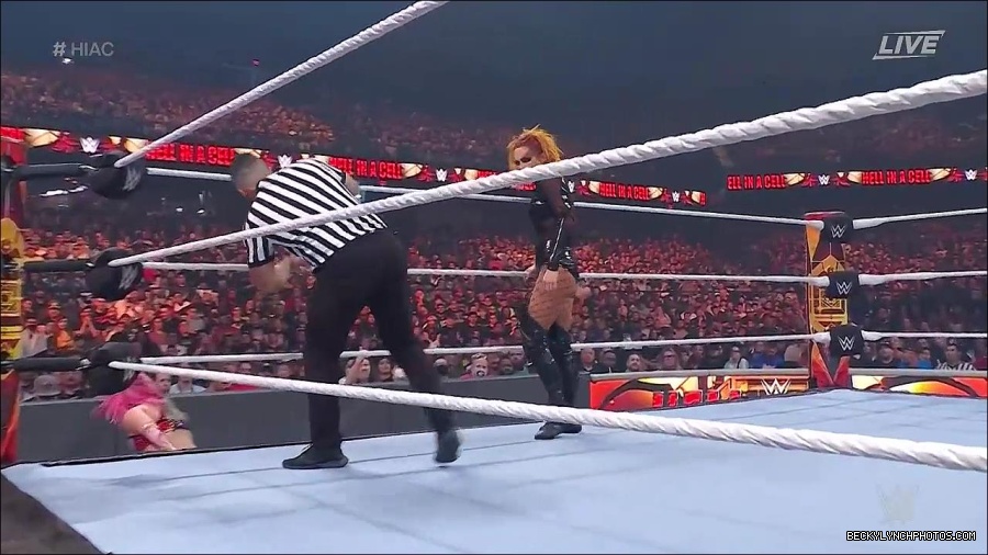 WWE_Hell_In_A_Cell_2022_720p_WEB_h264-HEEL_mp4_001072121.jpg