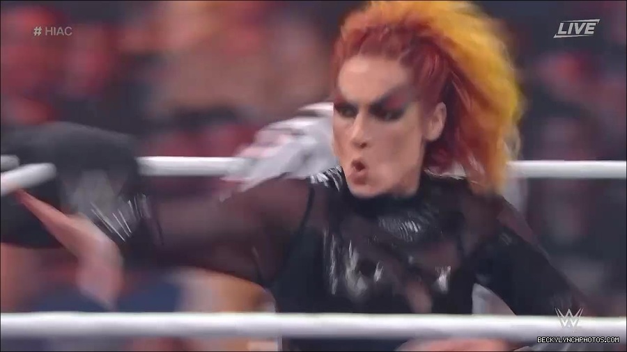 WWE_Hell_In_A_Cell_2022_720p_WEB_h264-HEEL_mp4_001075721.jpg
