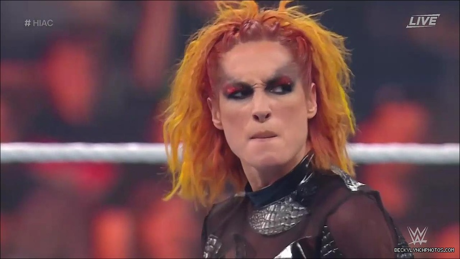 WWE_Hell_In_A_Cell_2022_720p_WEB_h264-HEEL_mp4_001102121.jpg