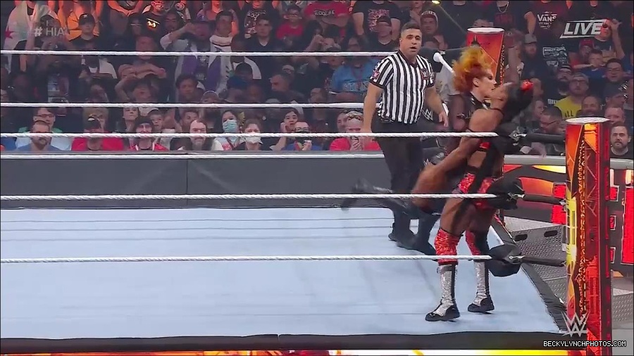 WWE_Hell_In_A_Cell_2022_720p_WEB_h264-HEEL_mp4_001103721.jpg