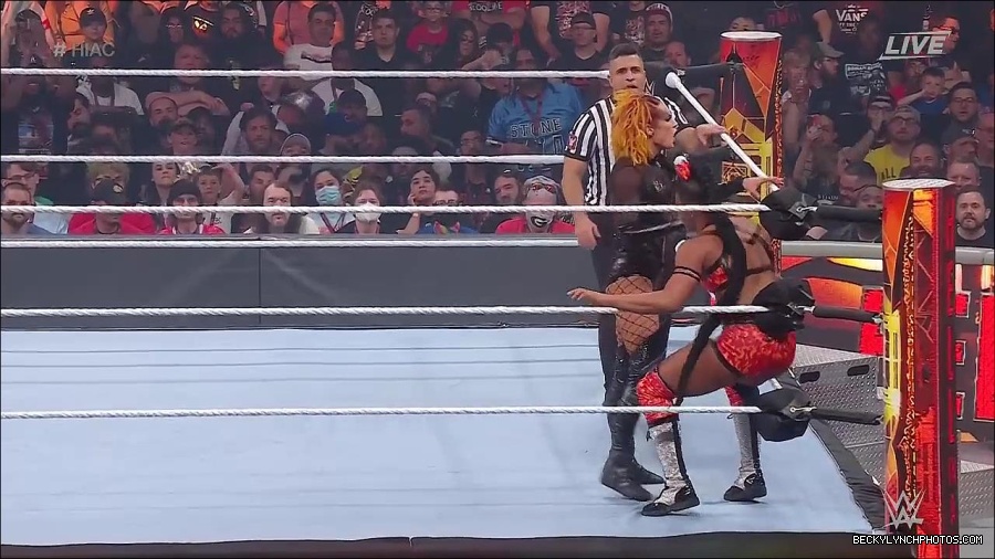 WWE_Hell_In_A_Cell_2022_720p_WEB_h264-HEEL_mp4_001104921.jpg