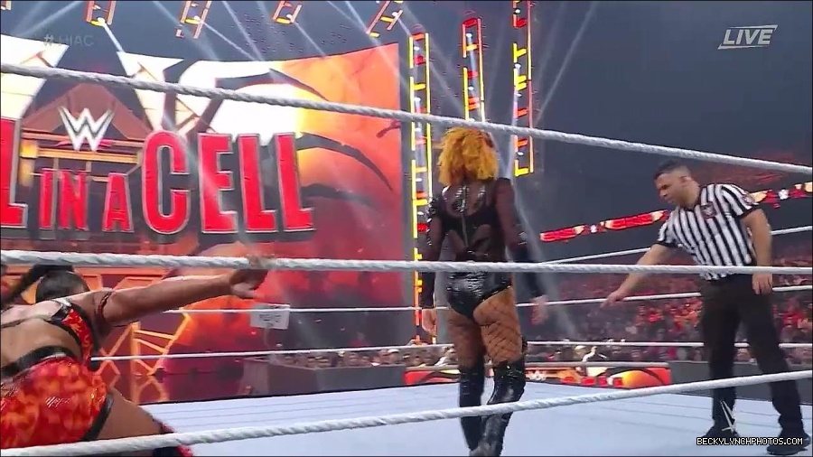 WWE_Hell_In_A_Cell_2022_720p_WEB_h264-HEEL_mp4_001108921.jpg