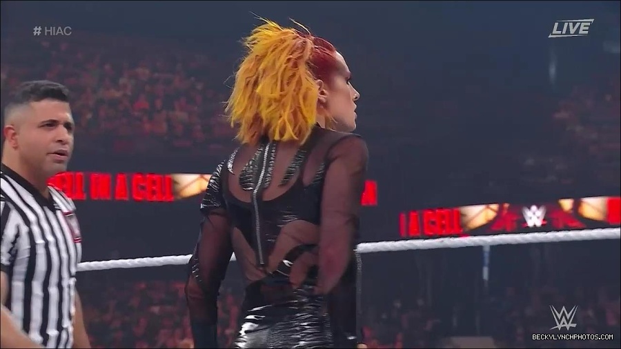 WWE_Hell_In_A_Cell_2022_720p_WEB_h264-HEEL_mp4_001110921.jpg