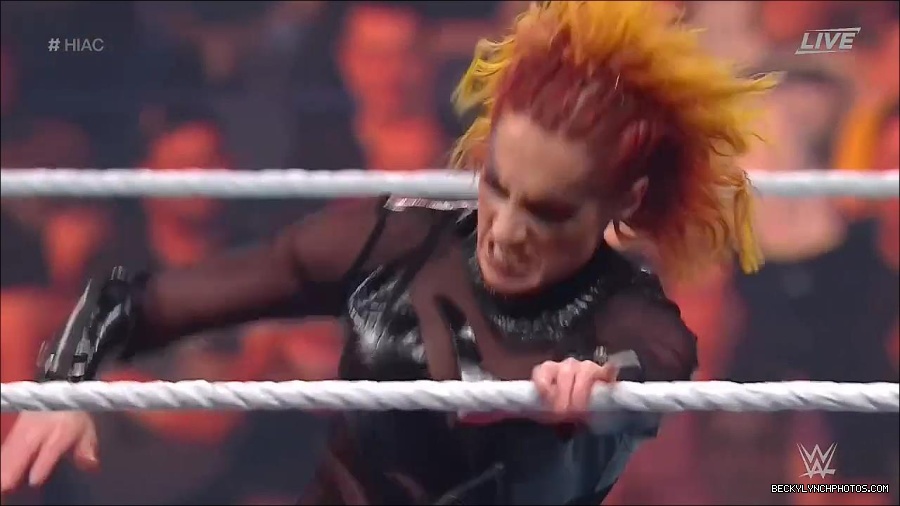 WWE_Hell_In_A_Cell_2022_720p_WEB_h264-HEEL_mp4_001113321.jpg