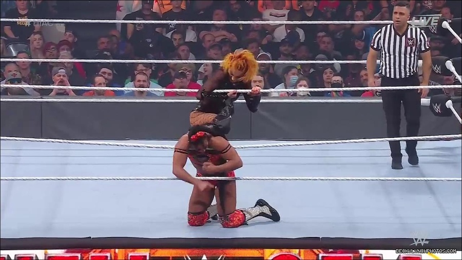 WWE_Hell_In_A_Cell_2022_720p_WEB_h264-HEEL_mp4_001114121.jpg