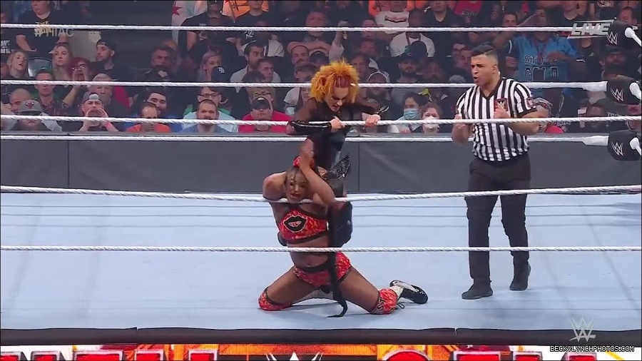 WWE_Hell_In_A_Cell_2022_720p_WEB_h264-HEEL_mp4_001116121.jpg