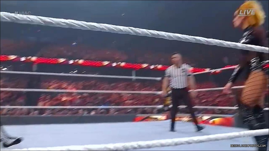WWE_Hell_In_A_Cell_2022_720p_WEB_h264-HEEL_mp4_001119321.jpg