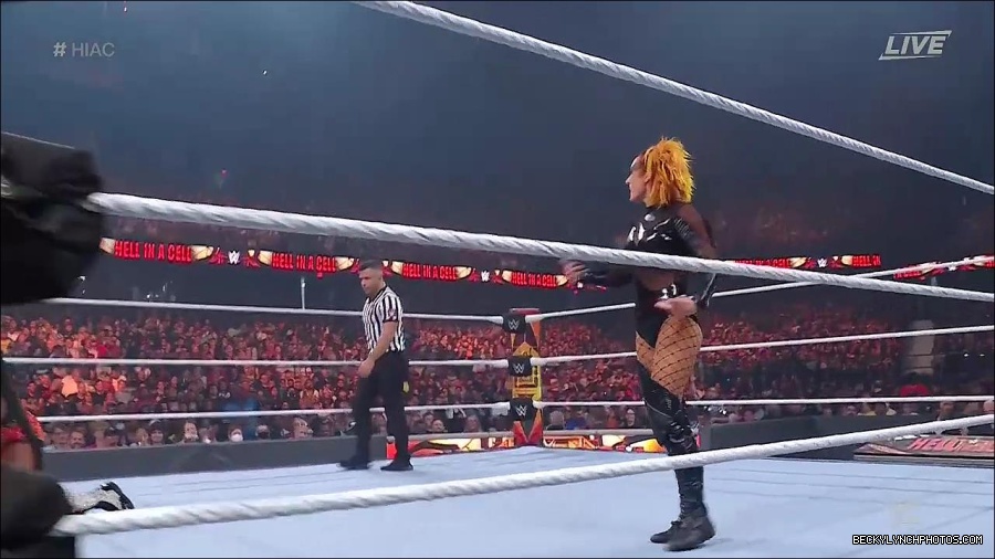 WWE_Hell_In_A_Cell_2022_720p_WEB_h264-HEEL_mp4_001121321.jpg