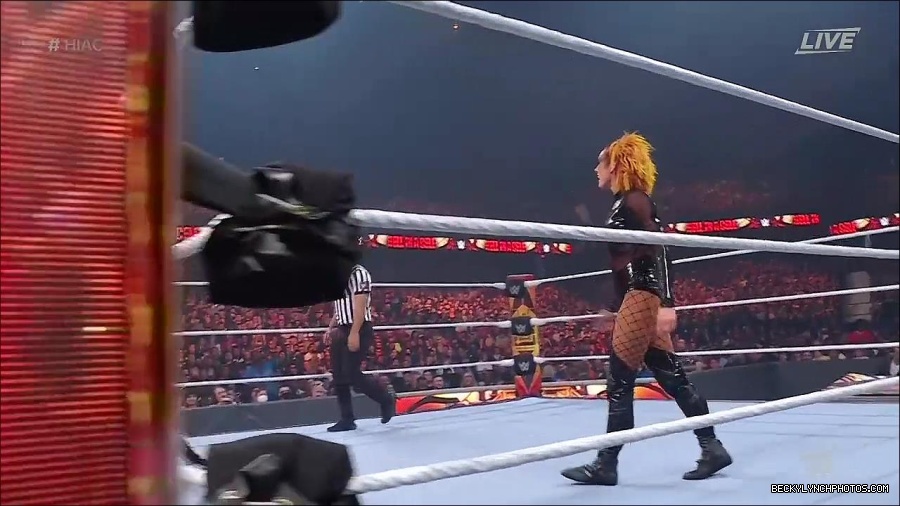 WWE_Hell_In_A_Cell_2022_720p_WEB_h264-HEEL_mp4_001121721.jpg