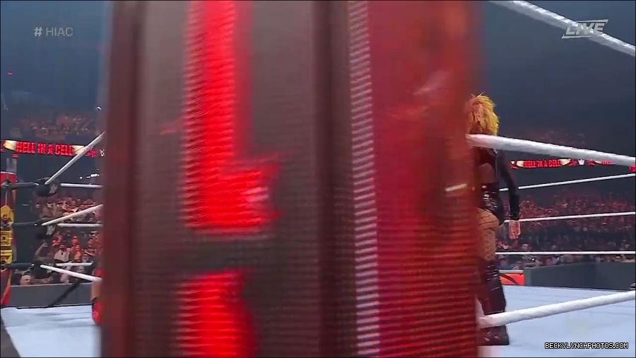 WWE_Hell_In_A_Cell_2022_720p_WEB_h264-HEEL_mp4_001122121.jpg