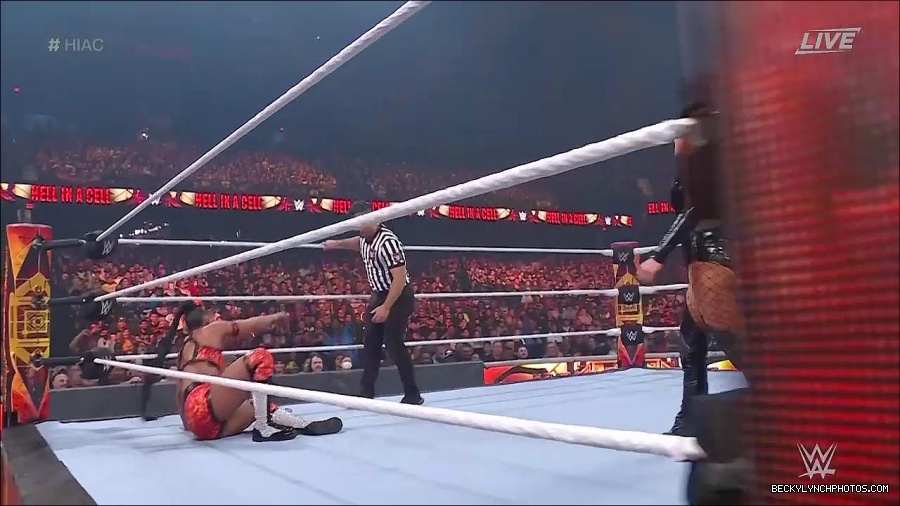 WWE_Hell_In_A_Cell_2022_720p_WEB_h264-HEEL_mp4_001122521.jpg