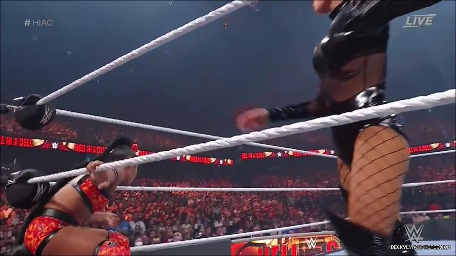 WWE_Hell_In_A_Cell_2022_720p_WEB_h264-HEEL_mp4_001126921.jpg