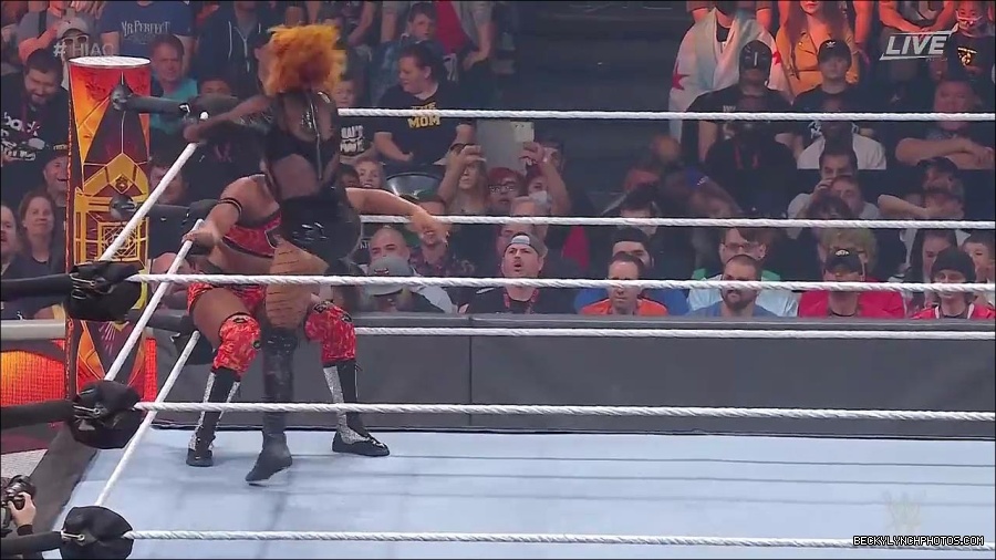 WWE_Hell_In_A_Cell_2022_720p_WEB_h264-HEEL_mp4_001127721.jpg