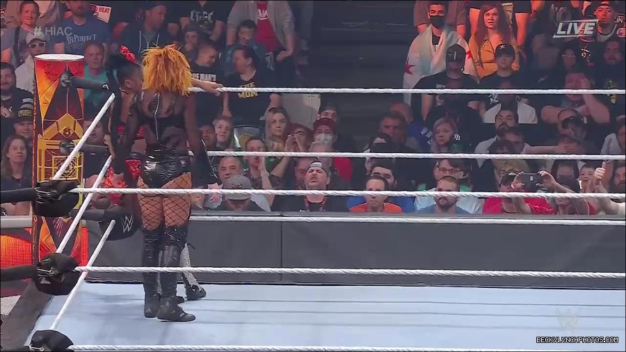 WWE_Hell_In_A_Cell_2022_720p_WEB_h264-HEEL_mp4_001133721.jpg