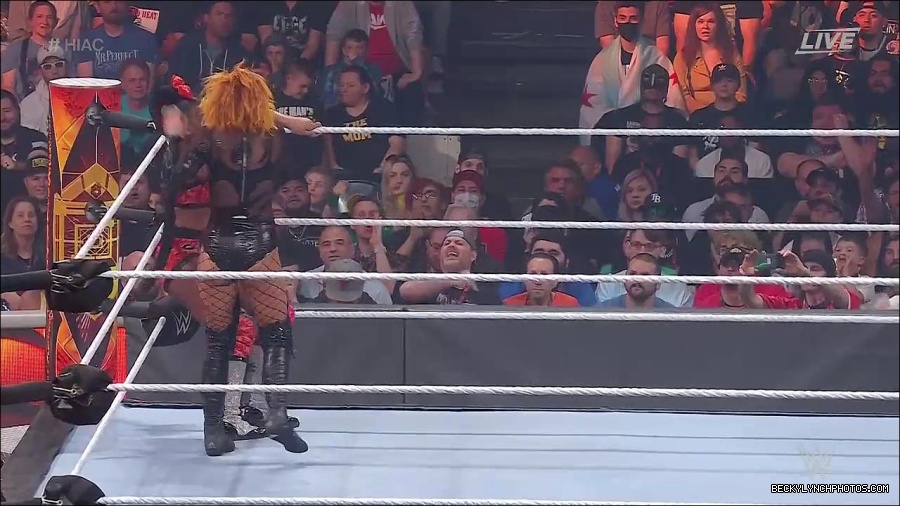 WWE_Hell_In_A_Cell_2022_720p_WEB_h264-HEEL_mp4_001134121.jpg