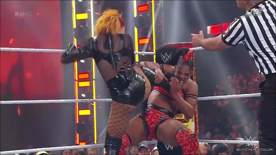WWE_Hell_In_A_Cell_2022_720p_WEB_h264-HEEL_mp4_001137321.jpg