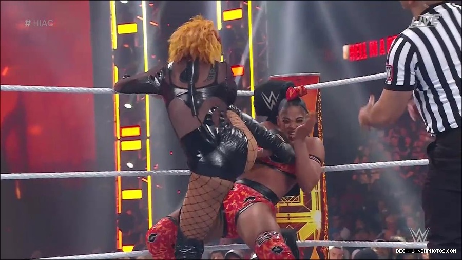 WWE_Hell_In_A_Cell_2022_720p_WEB_h264-HEEL_mp4_001137721.jpg