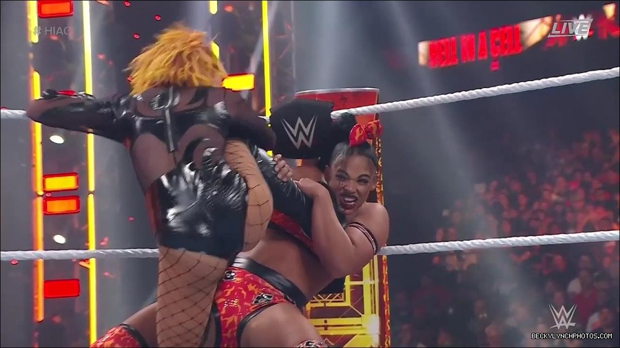 WWE_Hell_In_A_Cell_2022_720p_WEB_h264-HEEL_mp4_001139321.jpg