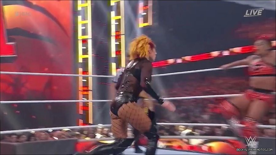 WWE_Hell_In_A_Cell_2022_720p_WEB_h264-HEEL_mp4_001154921.jpg