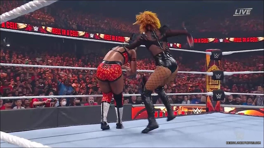 WWE_Hell_In_A_Cell_2022_720p_WEB_h264-HEEL_mp4_001164521.jpg