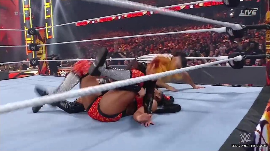 WWE_Hell_In_A_Cell_2022_720p_WEB_h264-HEEL_mp4_001180921.jpg