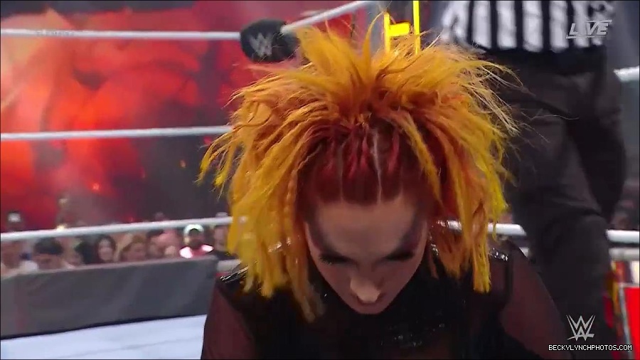 WWE_Hell_In_A_Cell_2022_720p_WEB_h264-HEEL_mp4_001183321.jpg