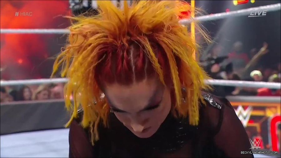 WWE_Hell_In_A_Cell_2022_720p_WEB_h264-HEEL_mp4_001184121.jpg
