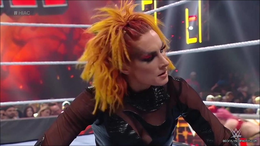 WWE_Hell_In_A_Cell_2022_720p_WEB_h264-HEEL_mp4_001188521.jpg