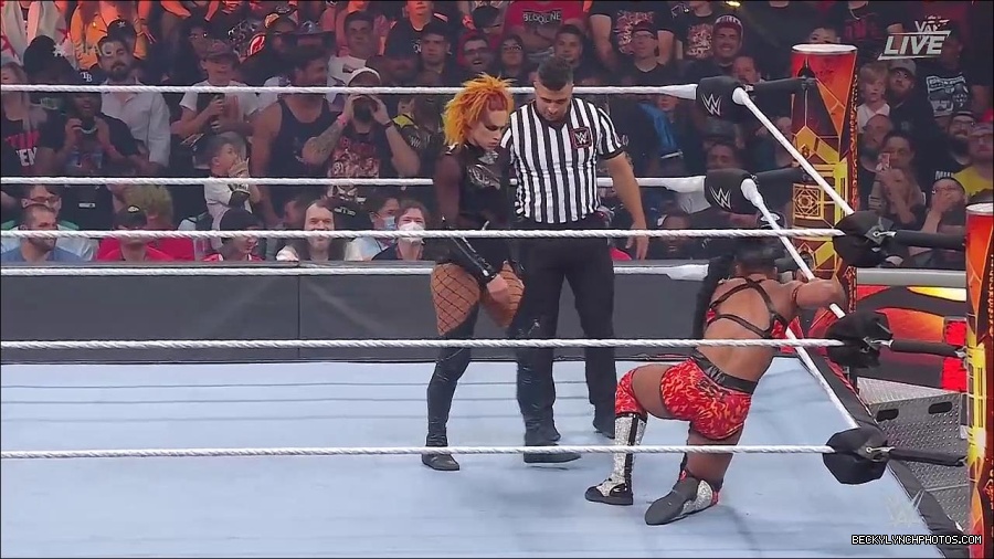 WWE_Hell_In_A_Cell_2022_720p_WEB_h264-HEEL_mp4_001203721.jpg