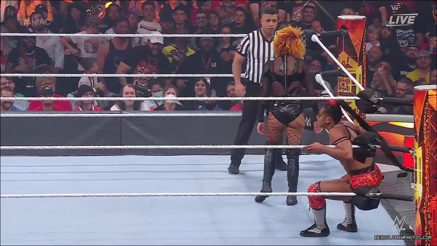 WWE_Hell_In_A_Cell_2022_720p_WEB_h264-HEEL_mp4_001205721.jpg