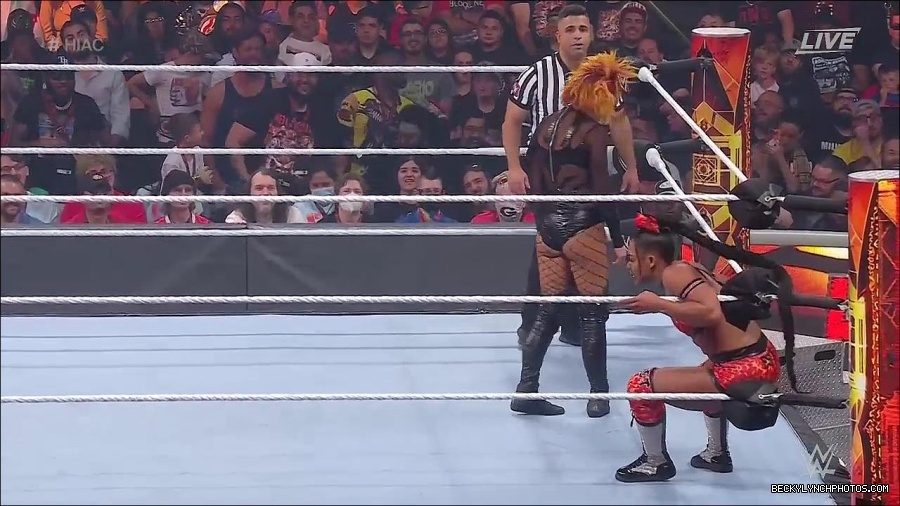 WWE_Hell_In_A_Cell_2022_720p_WEB_h264-HEEL_mp4_001206121.jpg