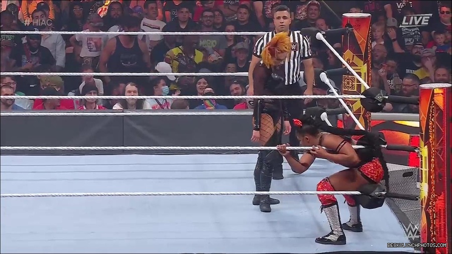 WWE_Hell_In_A_Cell_2022_720p_WEB_h264-HEEL_mp4_001206921.jpg