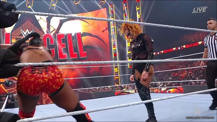 WWE_Hell_In_A_Cell_2022_720p_WEB_h264-HEEL_mp4_001207721.jpg