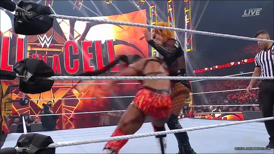 WWE_Hell_In_A_Cell_2022_720p_WEB_h264-HEEL_mp4_001208521.jpg