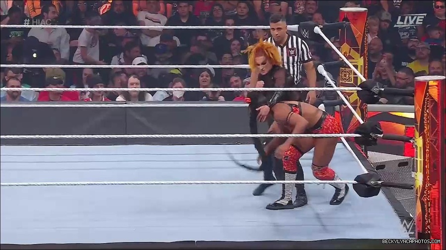 WWE_Hell_In_A_Cell_2022_720p_WEB_h264-HEEL_mp4_001208921.jpg
