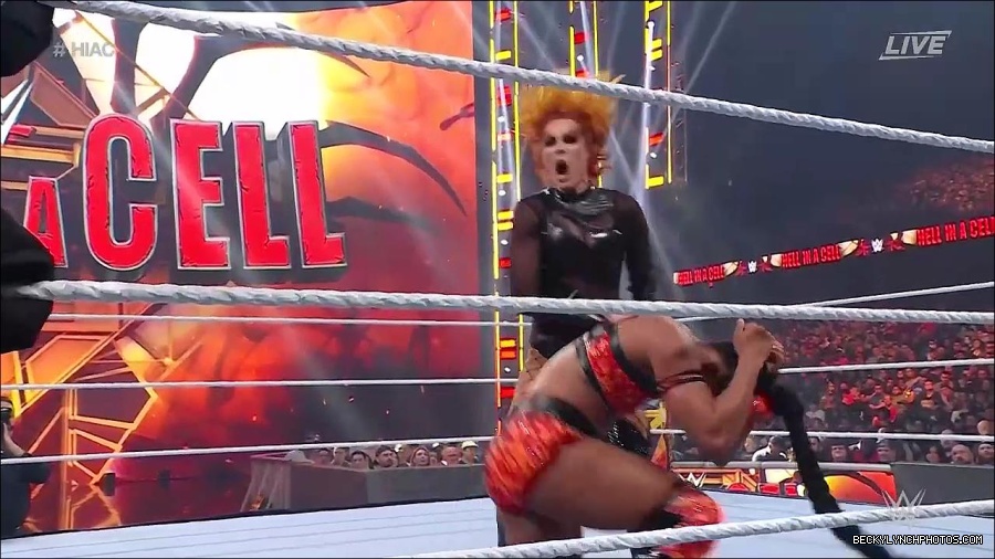 WWE_Hell_In_A_Cell_2022_720p_WEB_h264-HEEL_mp4_001211321.jpg