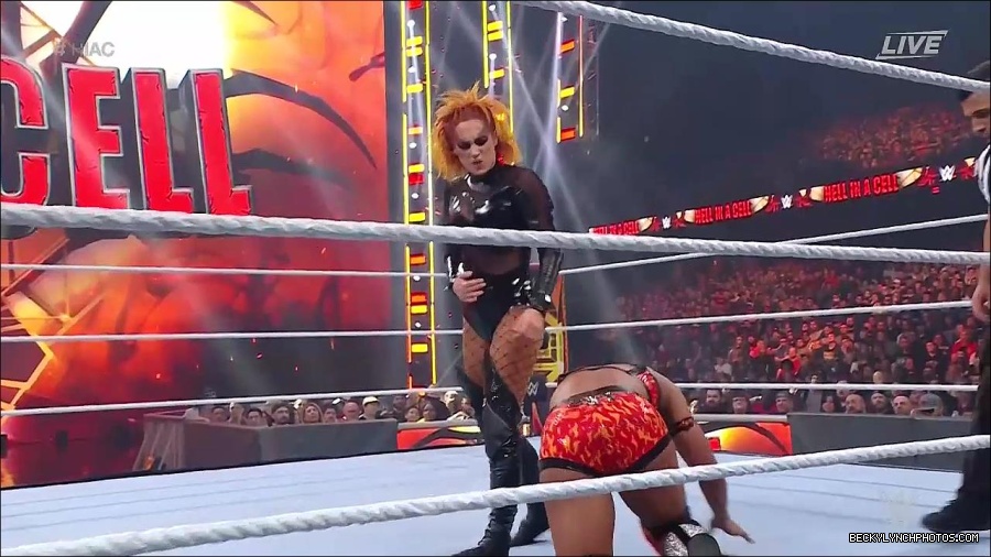 WWE_Hell_In_A_Cell_2022_720p_WEB_h264-HEEL_mp4_001212521.jpg