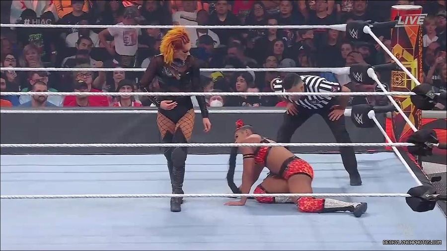 WWE_Hell_In_A_Cell_2022_720p_WEB_h264-HEEL_mp4_001213321.jpg