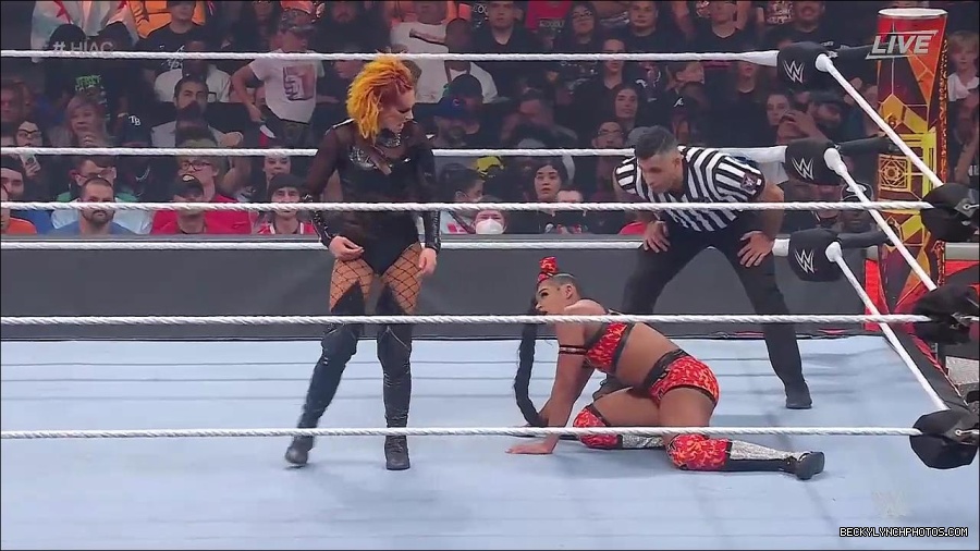 WWE_Hell_In_A_Cell_2022_720p_WEB_h264-HEEL_mp4_001213721.jpg