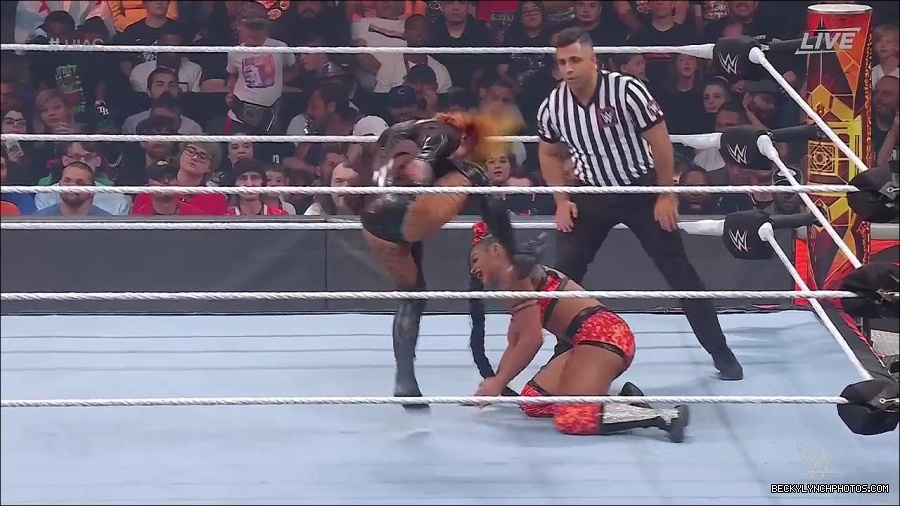 WWE_Hell_In_A_Cell_2022_720p_WEB_h264-HEEL_mp4_001214521.jpg