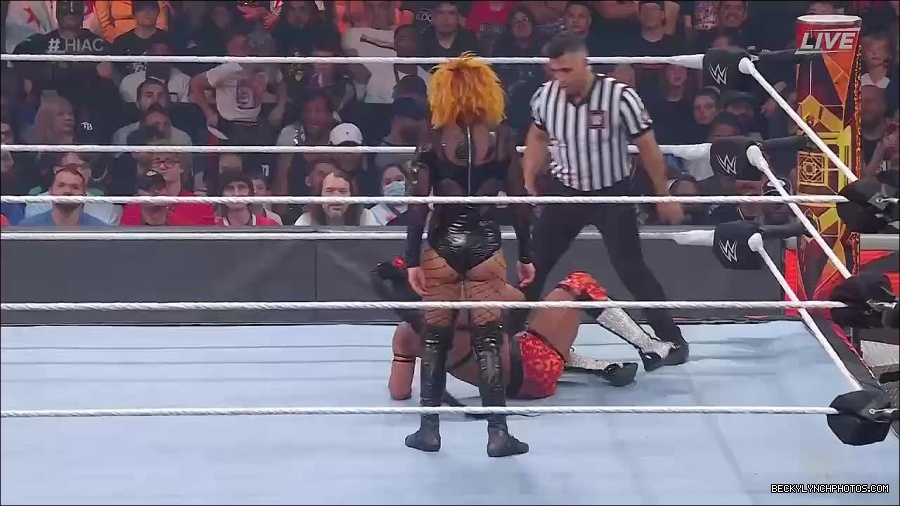 WWE_Hell_In_A_Cell_2022_720p_WEB_h264-HEEL_mp4_001215721.jpg