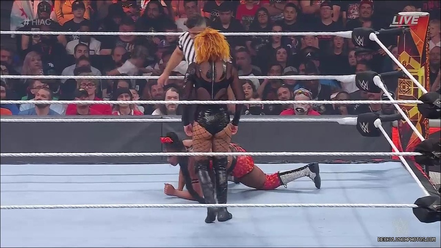 WWE_Hell_In_A_Cell_2022_720p_WEB_h264-HEEL_mp4_001216521.jpg