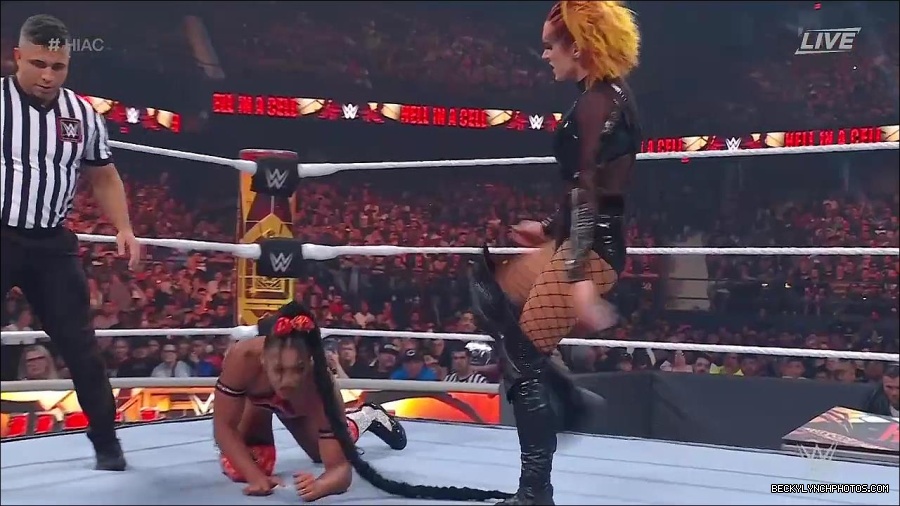 WWE_Hell_In_A_Cell_2022_720p_WEB_h264-HEEL_mp4_001216921.jpg